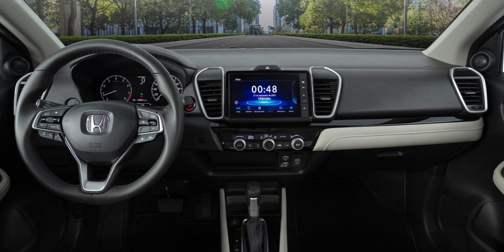 Honda City Sport Edition black multi-spoke alloy wheels and sporty grille close-up